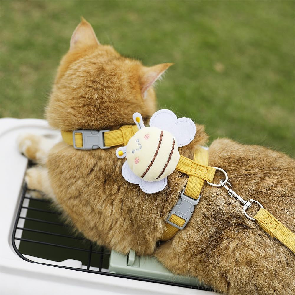 Escape-Proof Cat and Rabbit Harness & Leash Set - Stylish Costumes for Adventurous Pets!