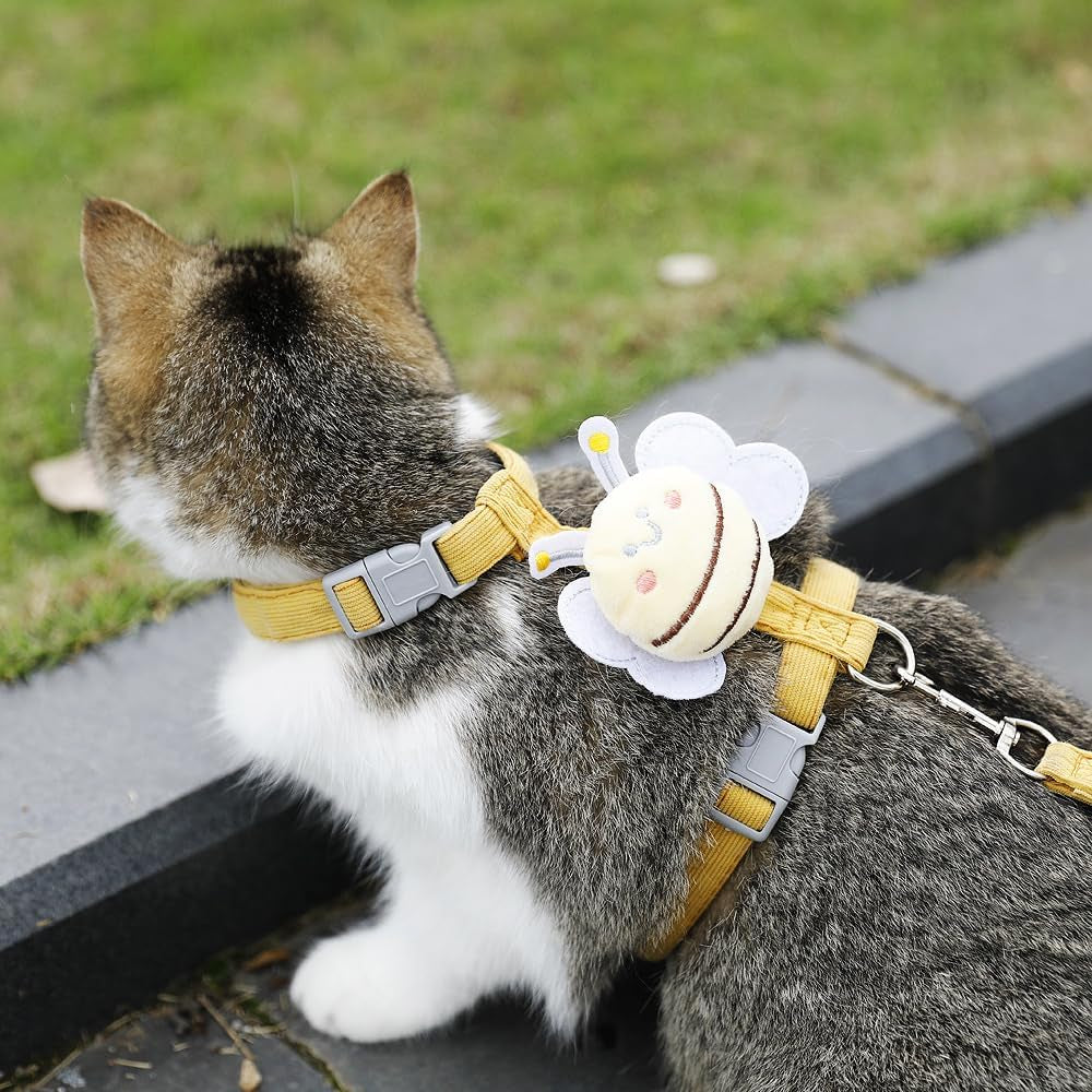 Escape-Proof Cat and Rabbit Harness & Leash Set - Stylish Costumes for Adventurous Pets!